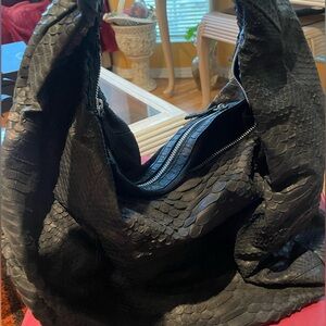 Fille en Aguilles phyton Hobo bag